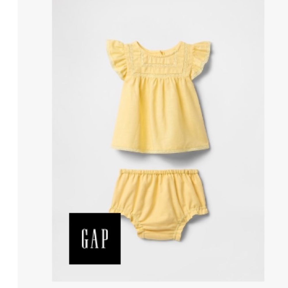 GAP Baby Ruffle Set in Soft Yellow